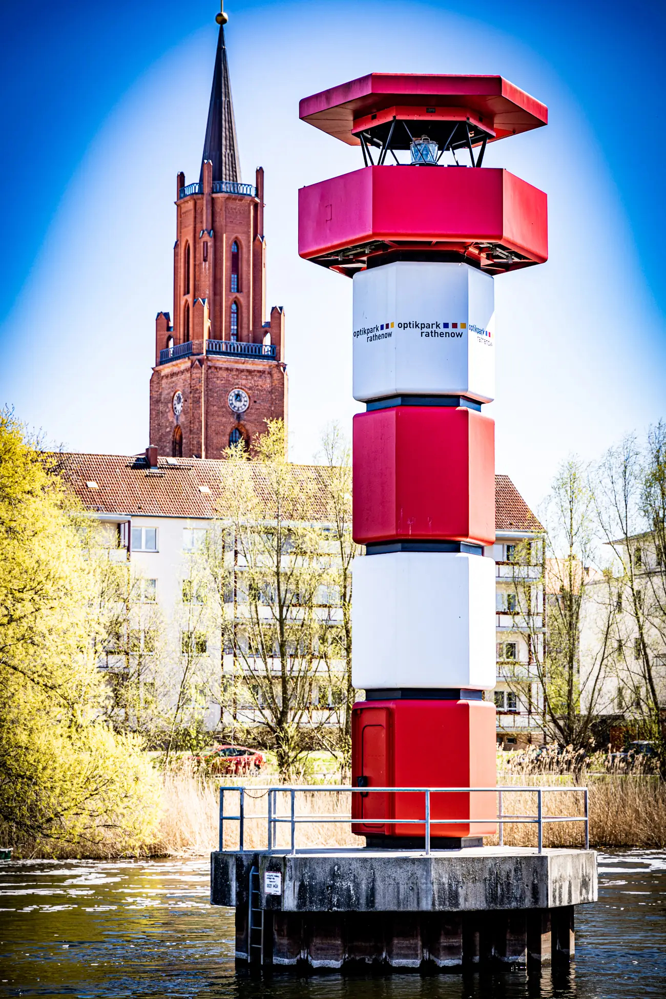 Landmarke im Optikpark Rathenow mit der St.-Marien-Andreas-Kirche an der Havel